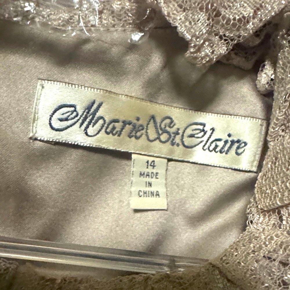 Chic Sleeveless Beige Wedding Dress - Picture 3 of 5